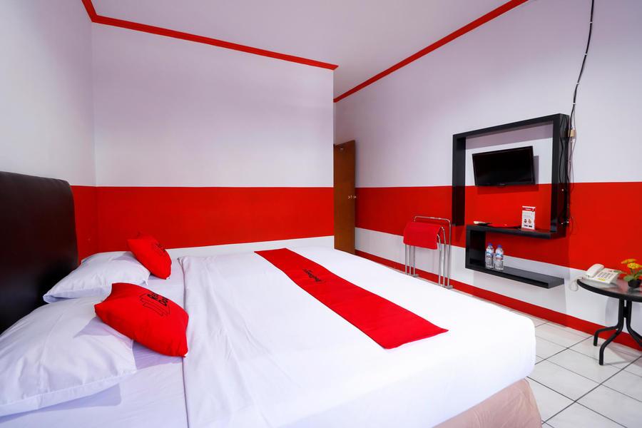Reddoorz Plus @ Samratulangi Manado Exterior photo