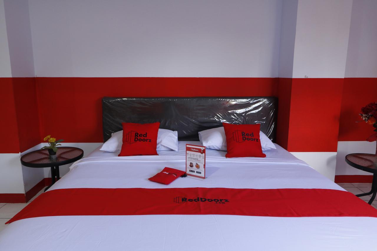Reddoorz Plus @ Samratulangi Manado Exterior photo
