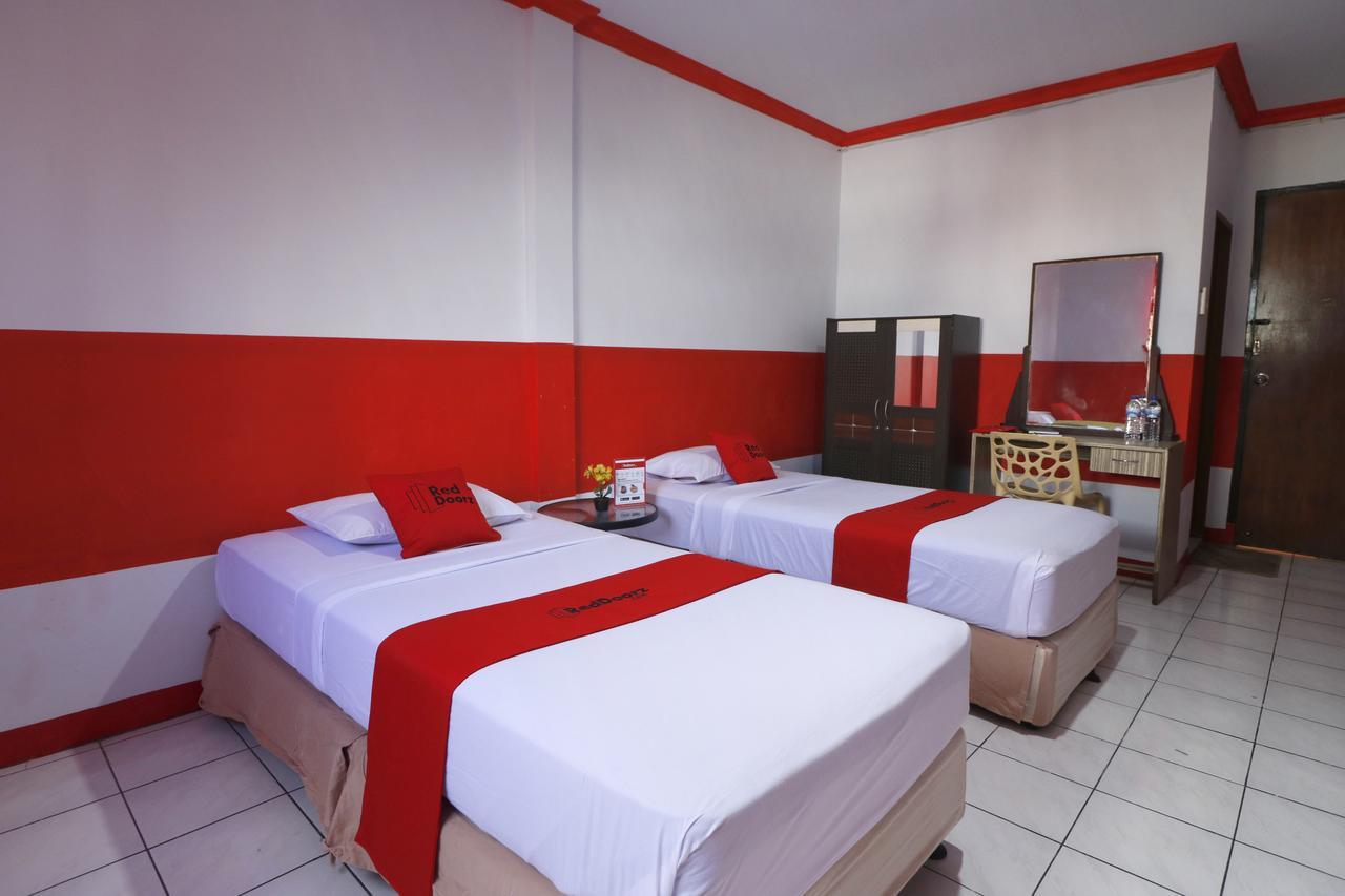 Reddoorz Plus @ Samratulangi Manado Exterior photo