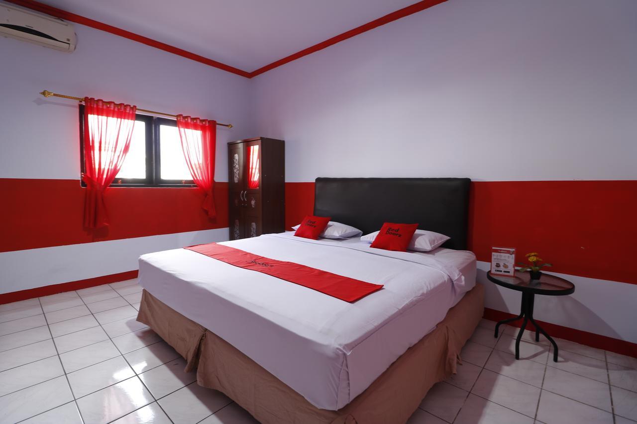 Reddoorz Plus @ Samratulangi Manado Exterior photo
