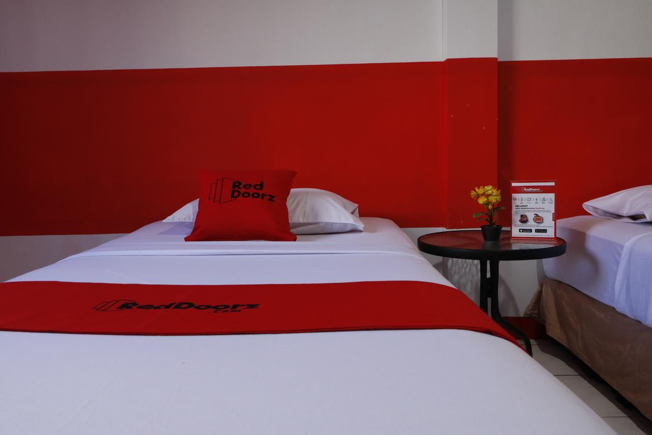 Reddoorz Plus @ Samratulangi Manado Exterior photo